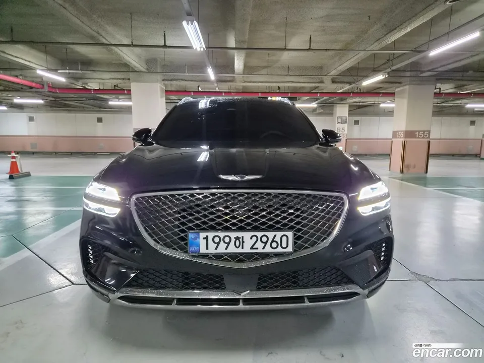 Genesis GV70 2.5T 2WD 2024 — фото 1, купить с доставкой в Москву