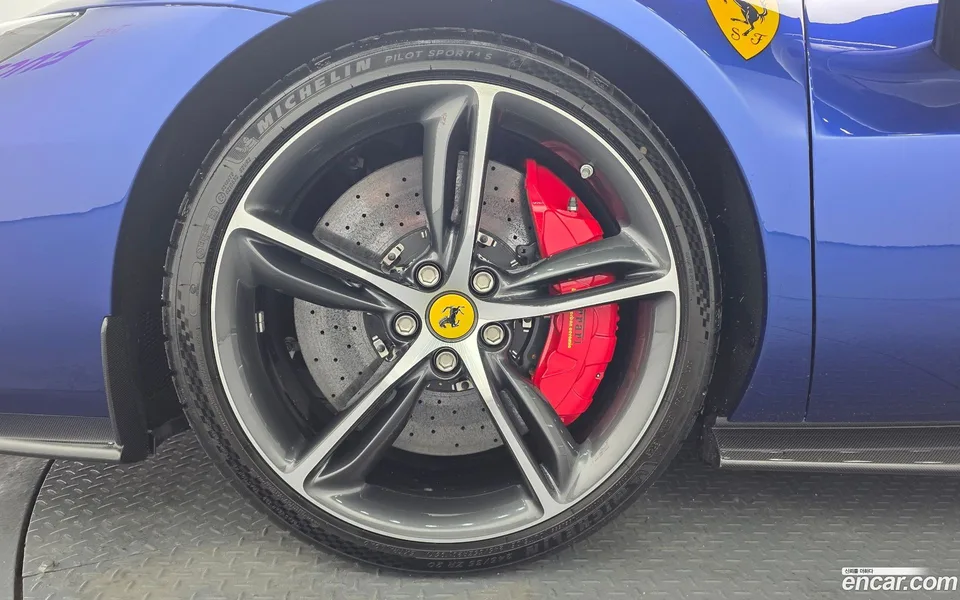 Ferrari 296 GTS 3.0 V6 2024 — thumbnail 2