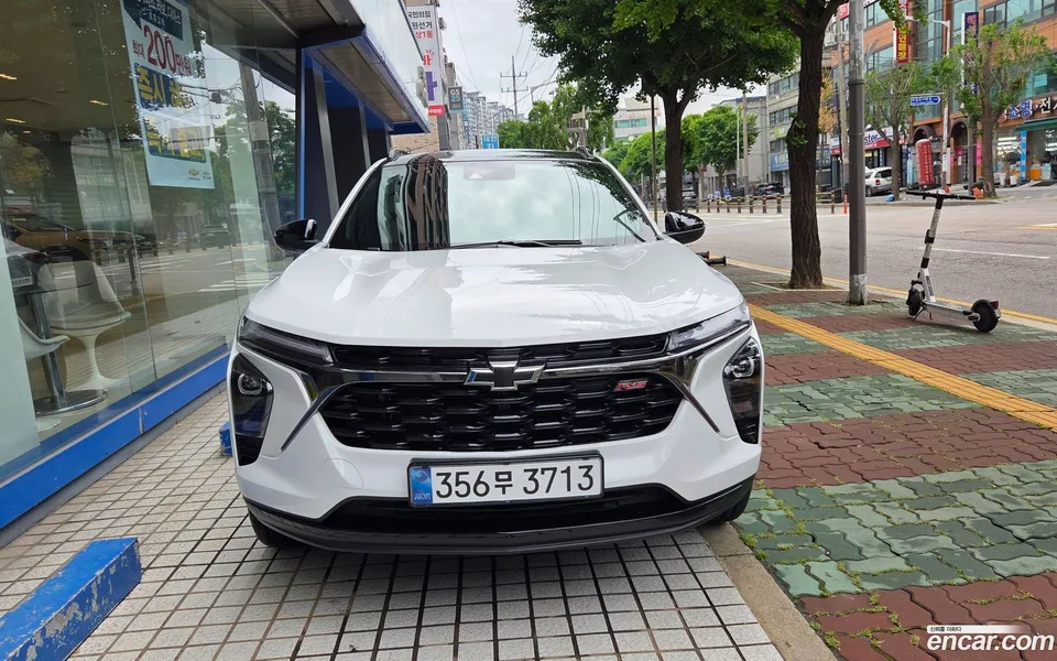 Chevrolet Trax Crossover 1.2 RS 2025 — photo 1, buy with delivery to Moscow