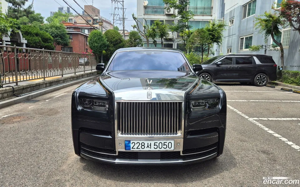 Rolls-Royce Phantom 6.7 V12 2023 — thumbnail 3