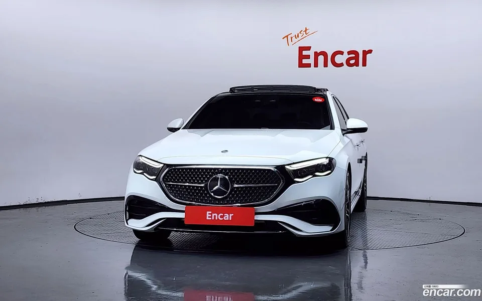 Mercedes-Benz E-Class E300 4MATIC AMG Line 2024 — thumbnail 3