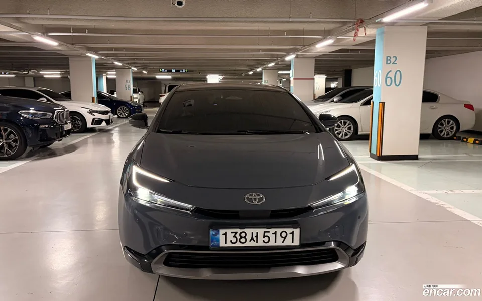 Toyota Prius 2.0 XLE 2024 — thumbnail 3
