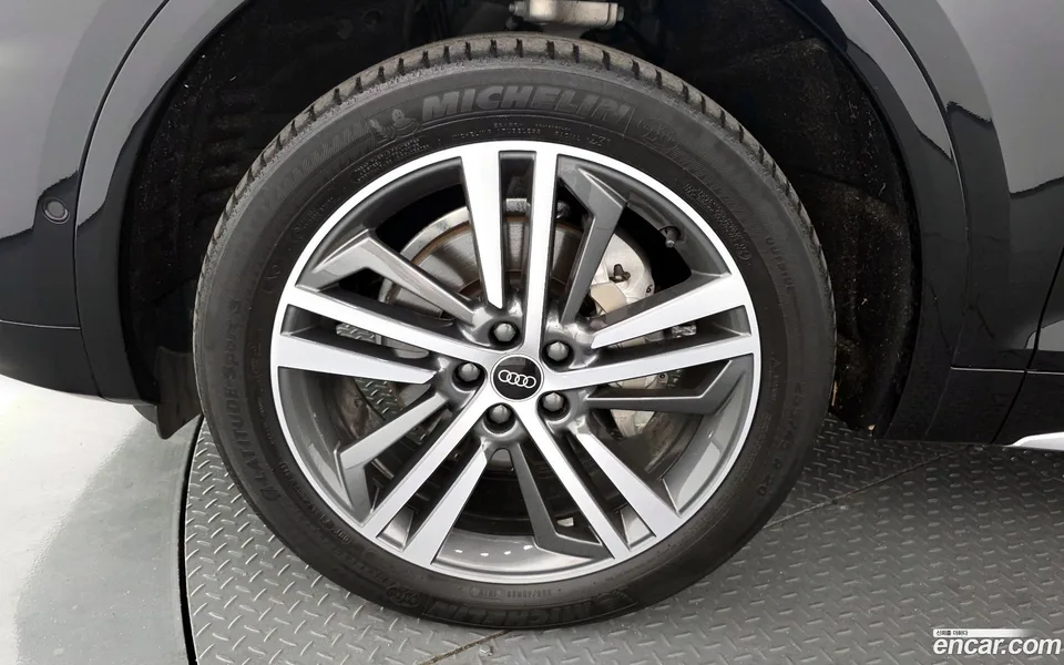 Audi Q5 45 TFSI 2023 — thumbnail 2