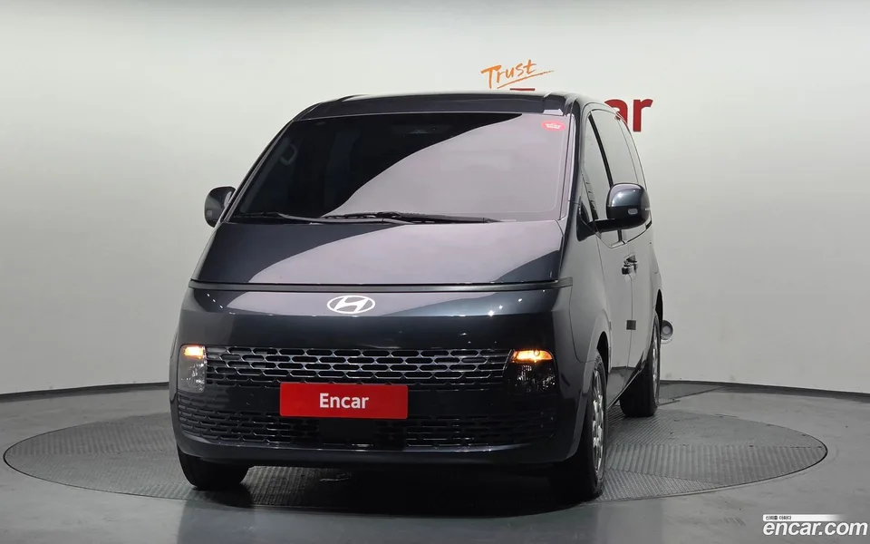 Hyundai Staria L3.5 5 2024 — миниатюра 3