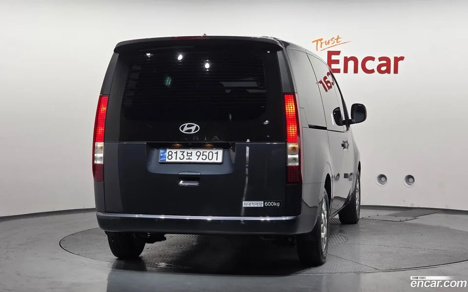 Hyundai Staria L3.5 5 2024 — миниатюра 4