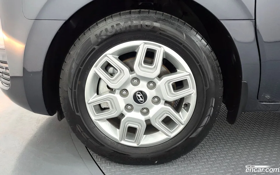 Hyundai Staria L3.5 5 2024 — миниатюра 5