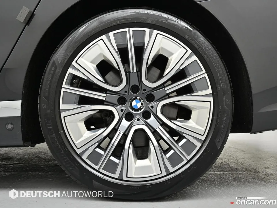 BMW 7 Series 740i sDrive 2023 — thumbnail 5