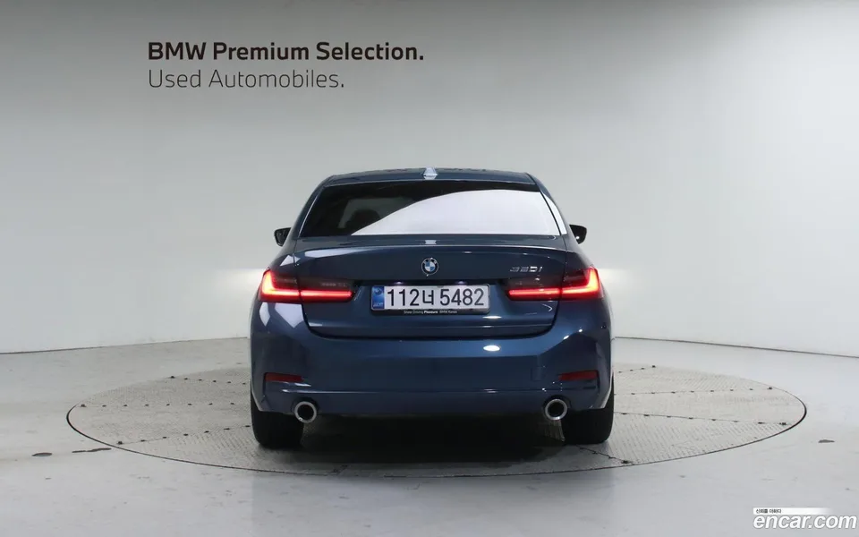 BMW 3 Series 320i 2025 — thumbnail 3