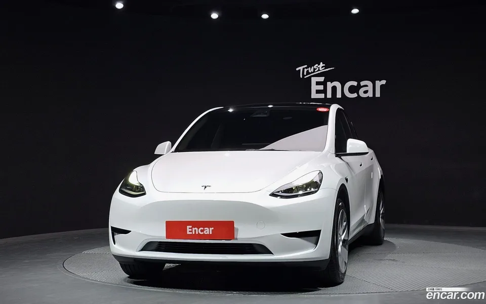 Tesla Model Y RWD 2023 — миниатюра 3