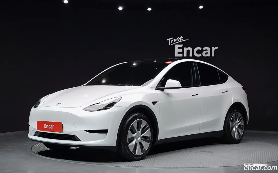 Tesla Model Y RWD 2023 — фото 1, купить с доставкой в Москву