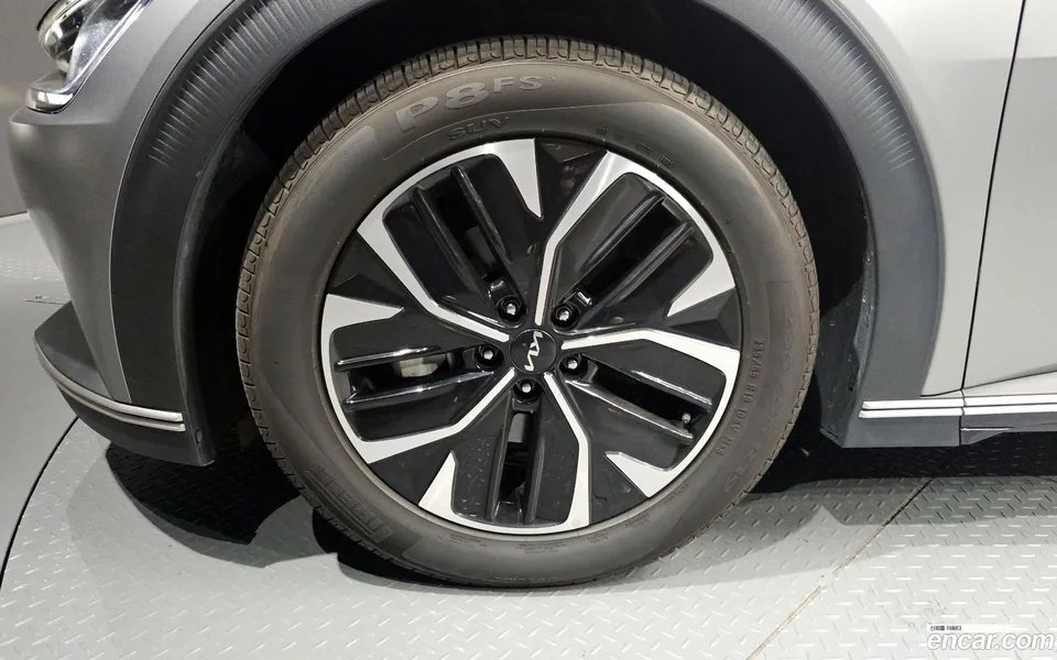 Kia EV6 4WD 2023 — thumbnail 2