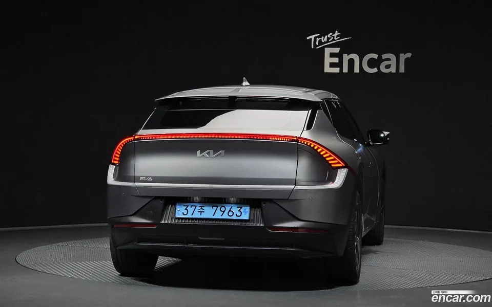 Kia EV6 4WD 2023 — thumbnail 4