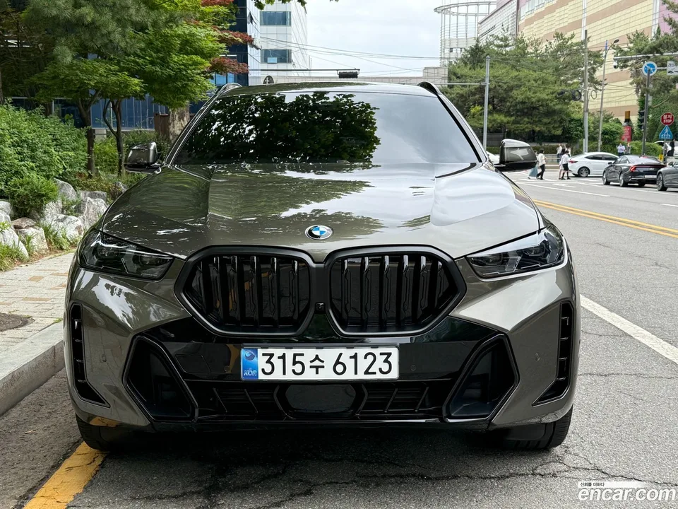 BMW X6 xDrive40d M 2025 — photo 1, buy with delivery to Moscow