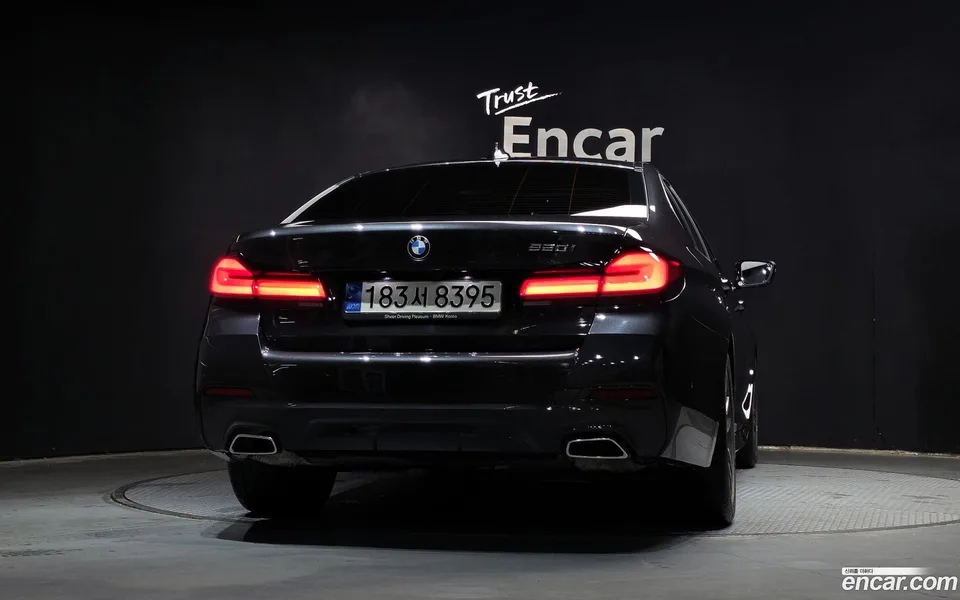 BMW 5 Series 520i M 2022 — thumbnail 4
