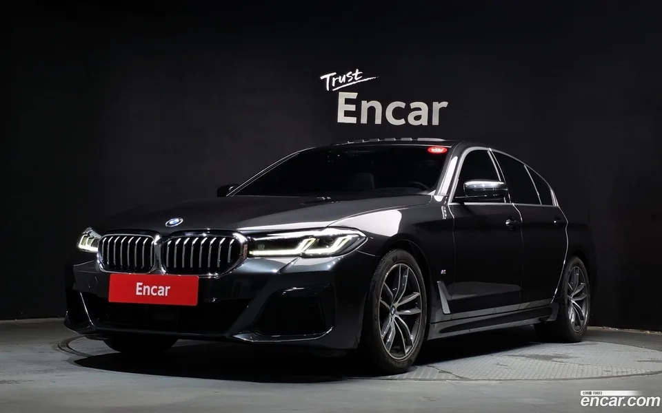 BMW 5 Series 520i M 2022 — photo 1, buy with delivery to Moscow