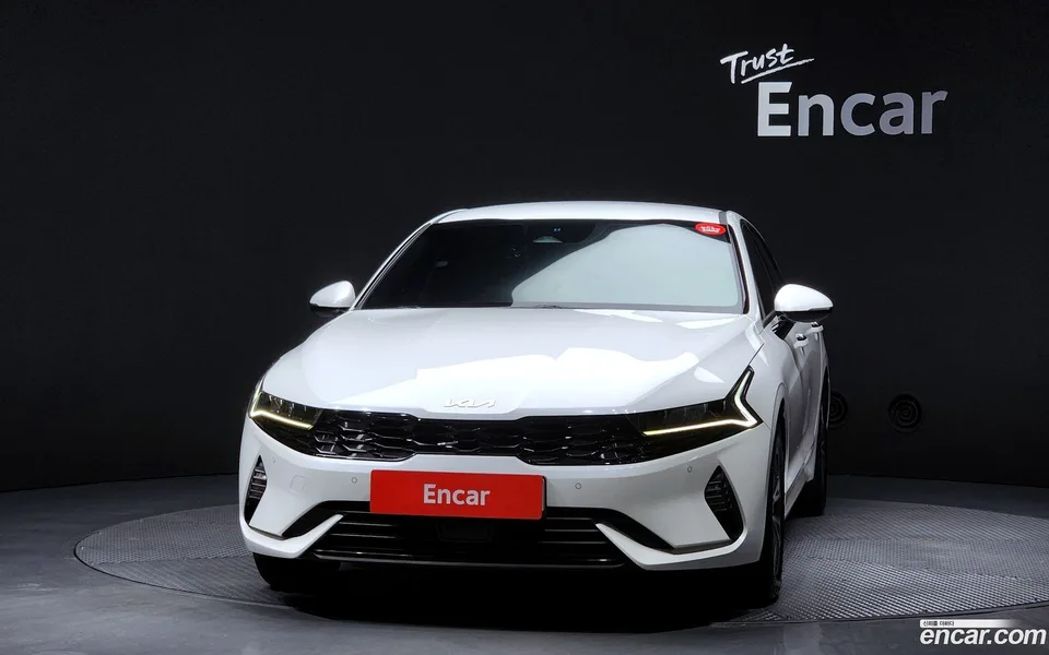 Kia K5 Hybrid 2023 — thumbnail 3