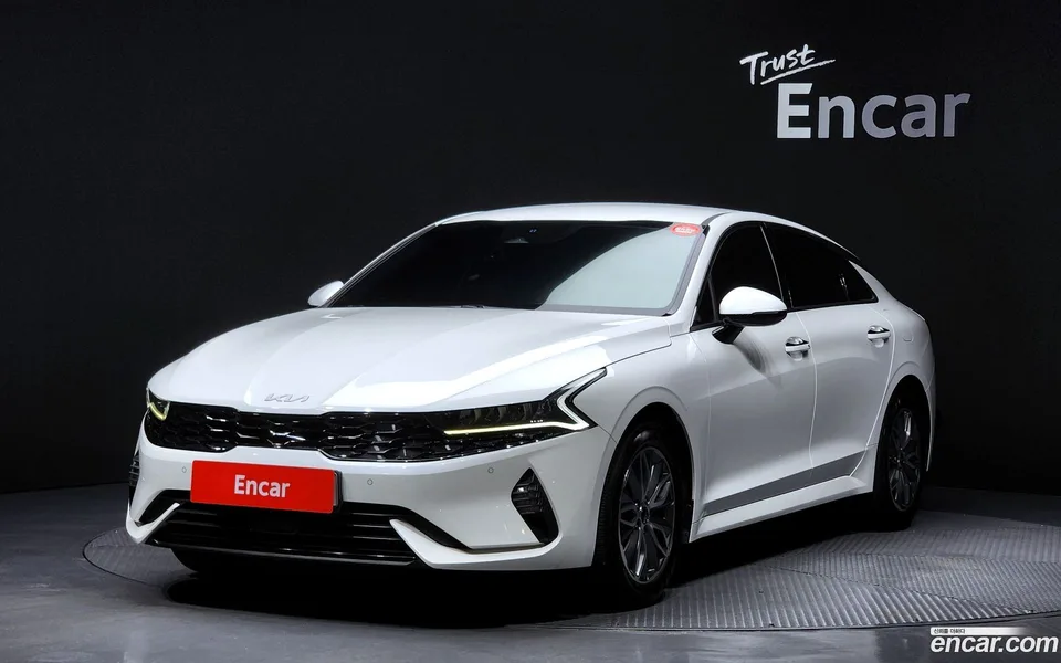 Kia K5 Hybrid 2023 — photo 1, buy with delivery to Moscow
