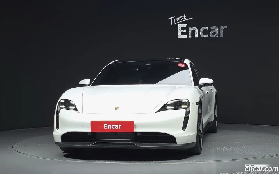 Porsche Taycan 2023 — миниатюра 3