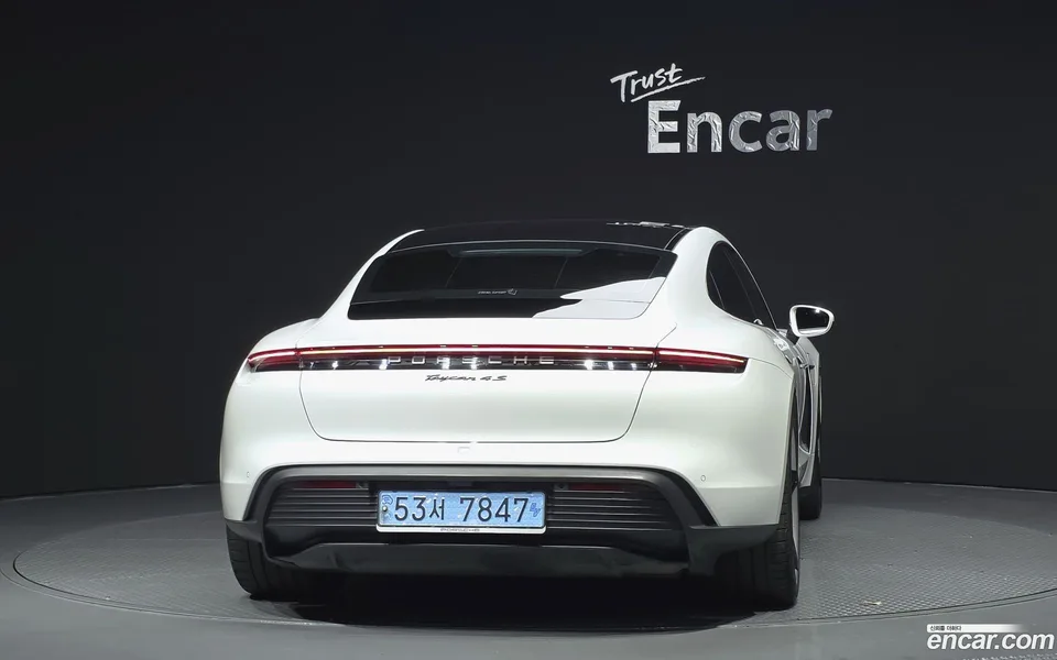 Porsche Taycan 2023 — миниатюра 4