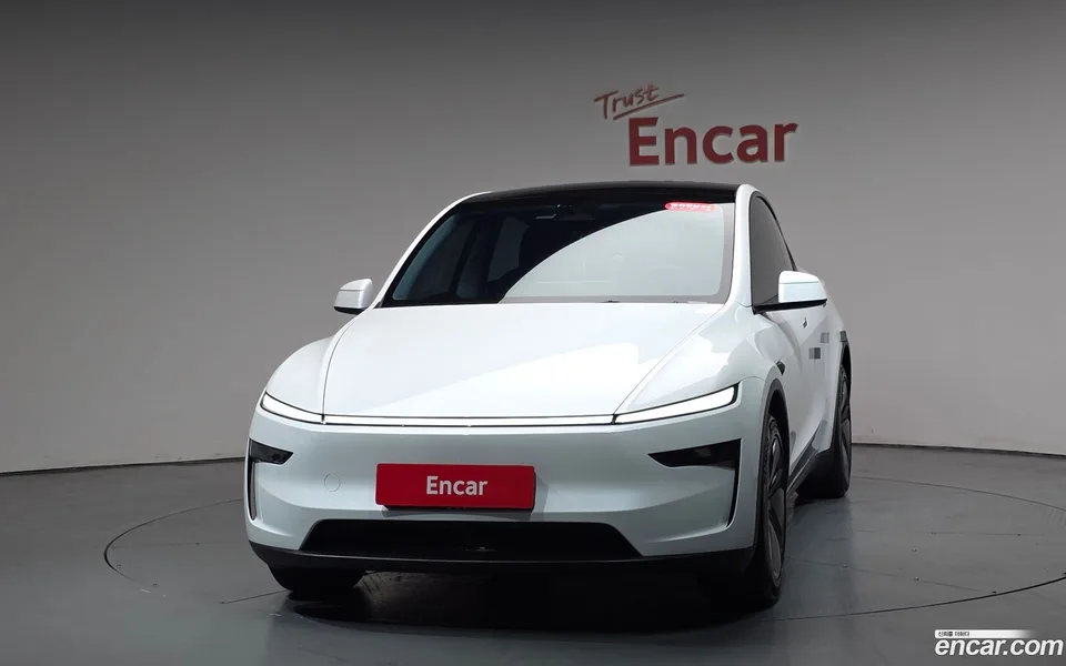 Tesla Model Y RWD 2025 — thumbnail 3