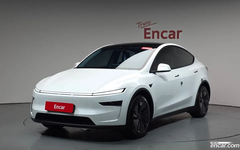 Tesla Model Y RWD 2025 — photo 1, buy with delivery to Moscow