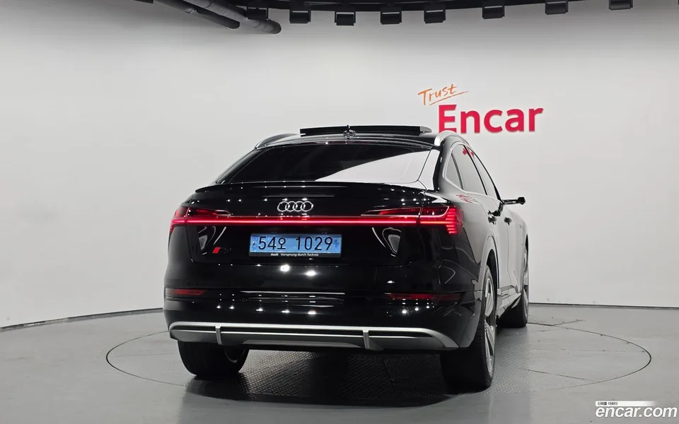 Audi e-tron 55 2023 — thumbnail 4