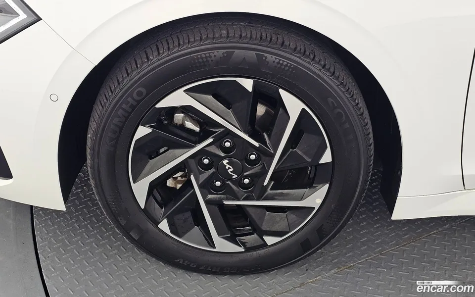 Kia K5 Hybrid 2025 — thumbnail 2