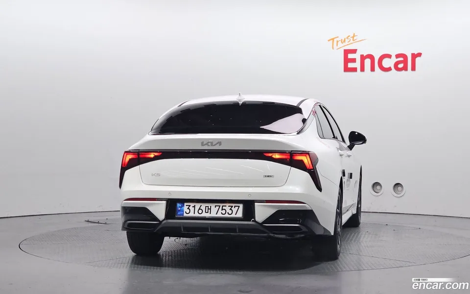 Kia K5 Hybrid 2025 — thumbnail 4