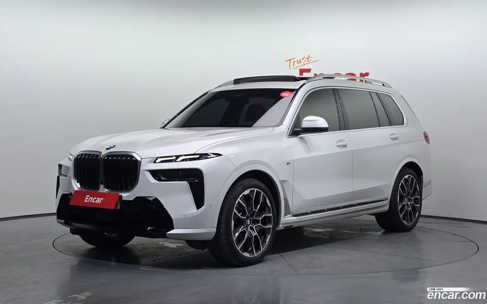BMW X7 xDrive 40i M 6 2024 — photo 1, buy with delivery to Moscow