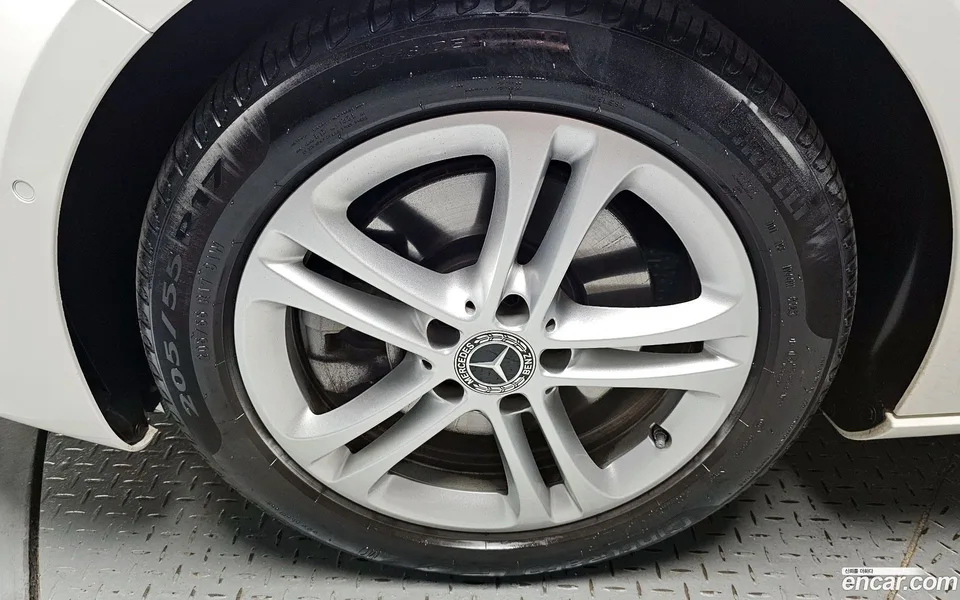 Mercedes-Benz A-Class A220 2024 — миниатюра 2
