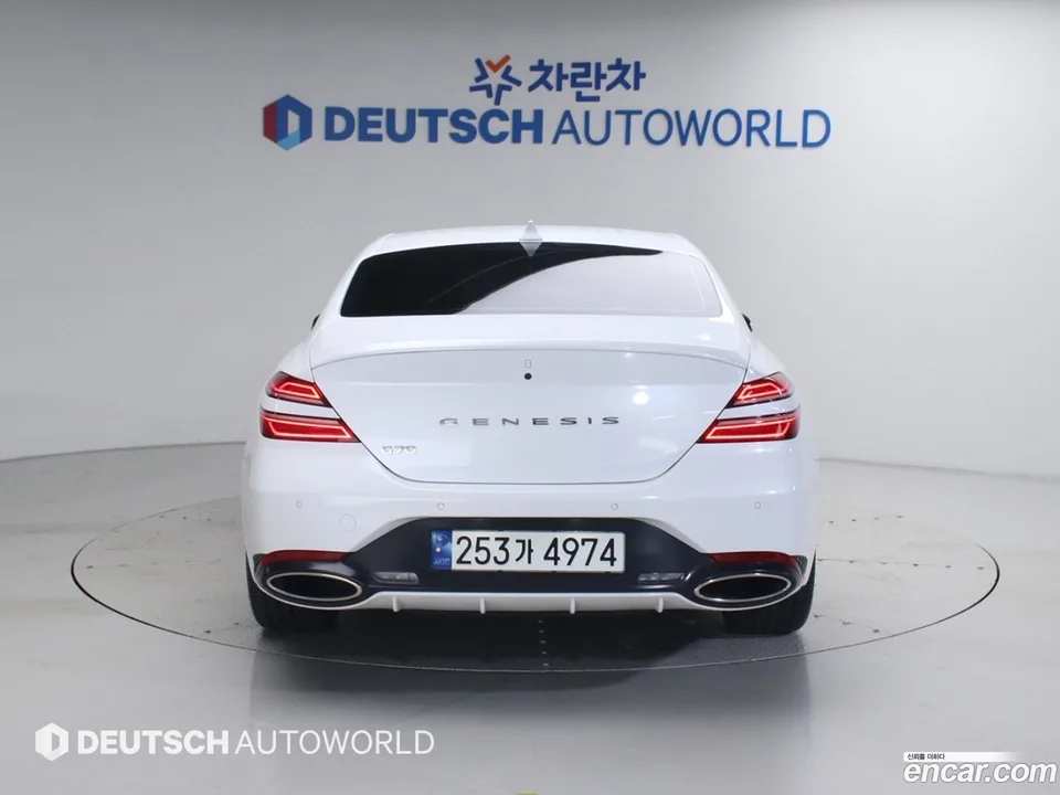 Genesis G70 3.3T 2WD 2023 — thumbnail 4