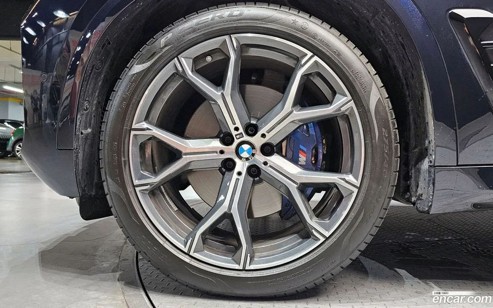 BMW X5 xDrive 40i M 2025 — thumbnail 5