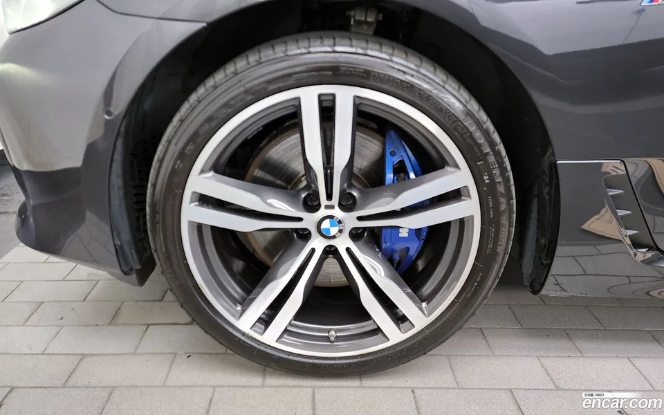 BMW 6 Series GT 640i xDrive M 2022 — thumbnail 5