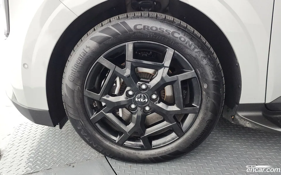 Kia Carnival 9 2023 — thumbnail 5