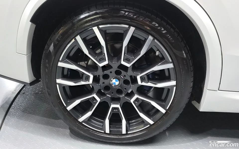 BMW X5 xDrive 40i M 2025 — thumbnail 2