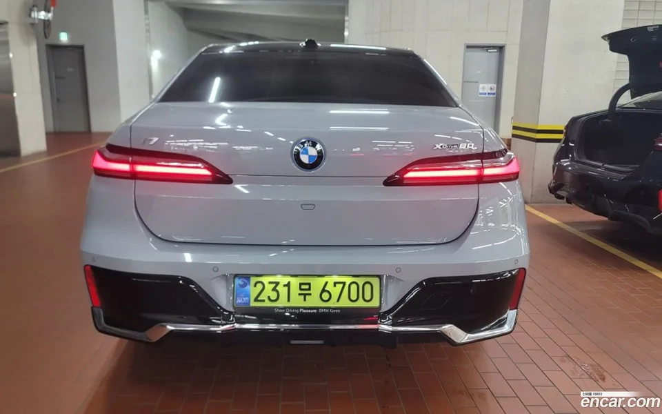 BMW i7 xDrive 60 M 2025 — миниатюра 4