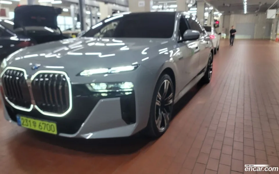 BMW i7 xDrive 60 M 2025 — фото 1, купить с доставкой в Москву