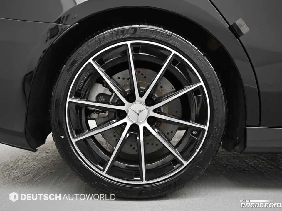 Mercedes-Benz A-Class AMG A35 4MATIC 2024 — thumbnail 2