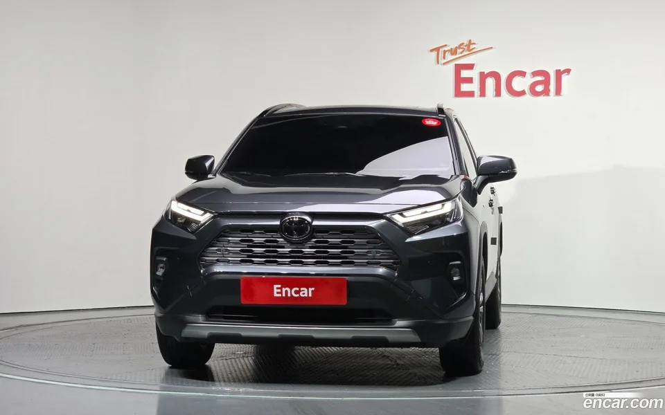 Toyota RAV4 2.5 4WD LTD 2025 — миниатюра 3