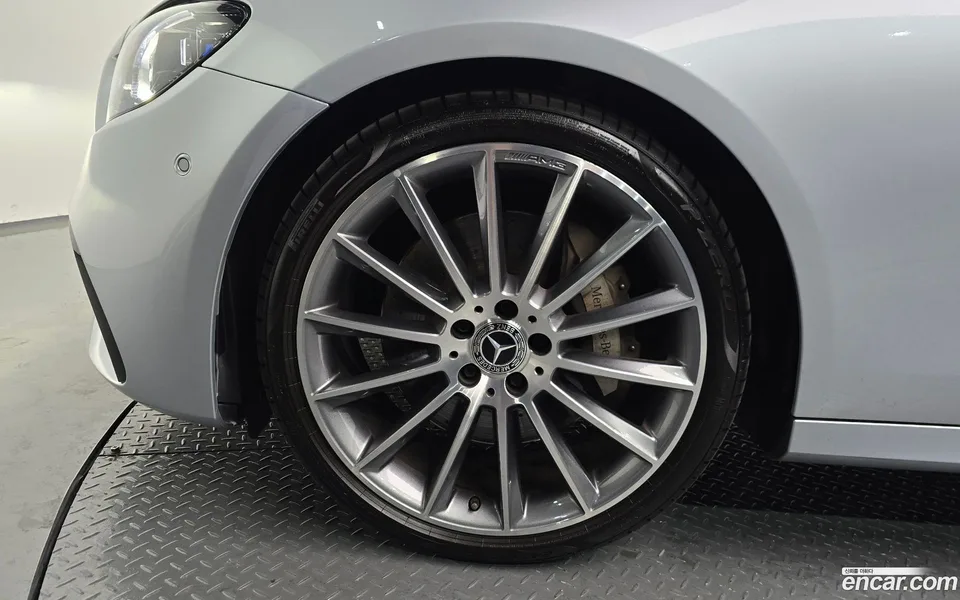 Mercedes-Benz E-Class E350 4MATIC AMG Line 2022 — миниатюра 2
