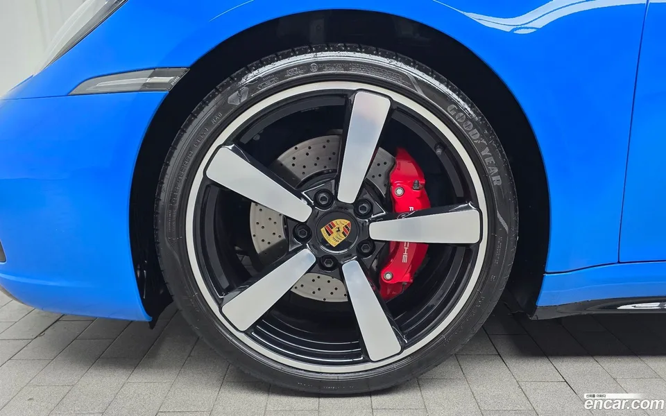 Porsche 911 (992) 4S 2023 — миниатюра 2