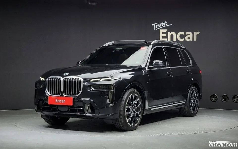 BMW X7 xDrive 40i M 6 2025 — фото 1, купить с доставкой в Москву
