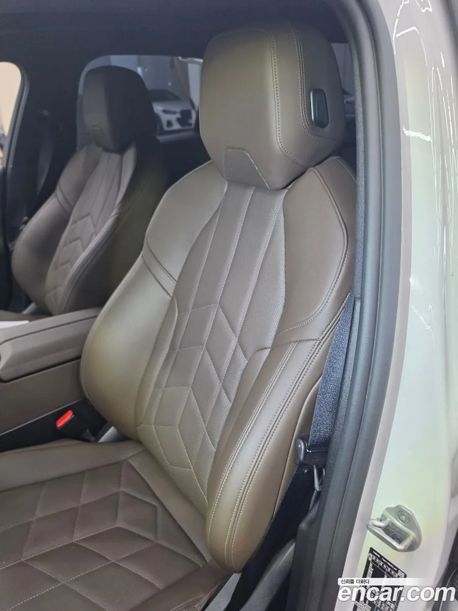 BMW 5 Series 520i M 2025 — thumbnail 5
