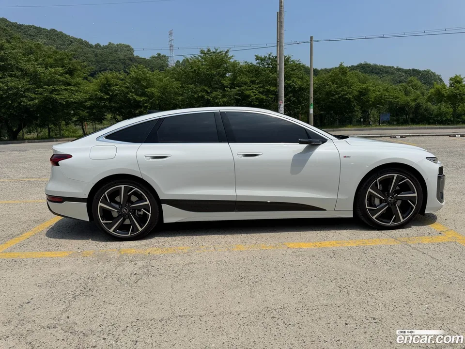 Audi A6 e- S Line 2025 — thumbnail 4