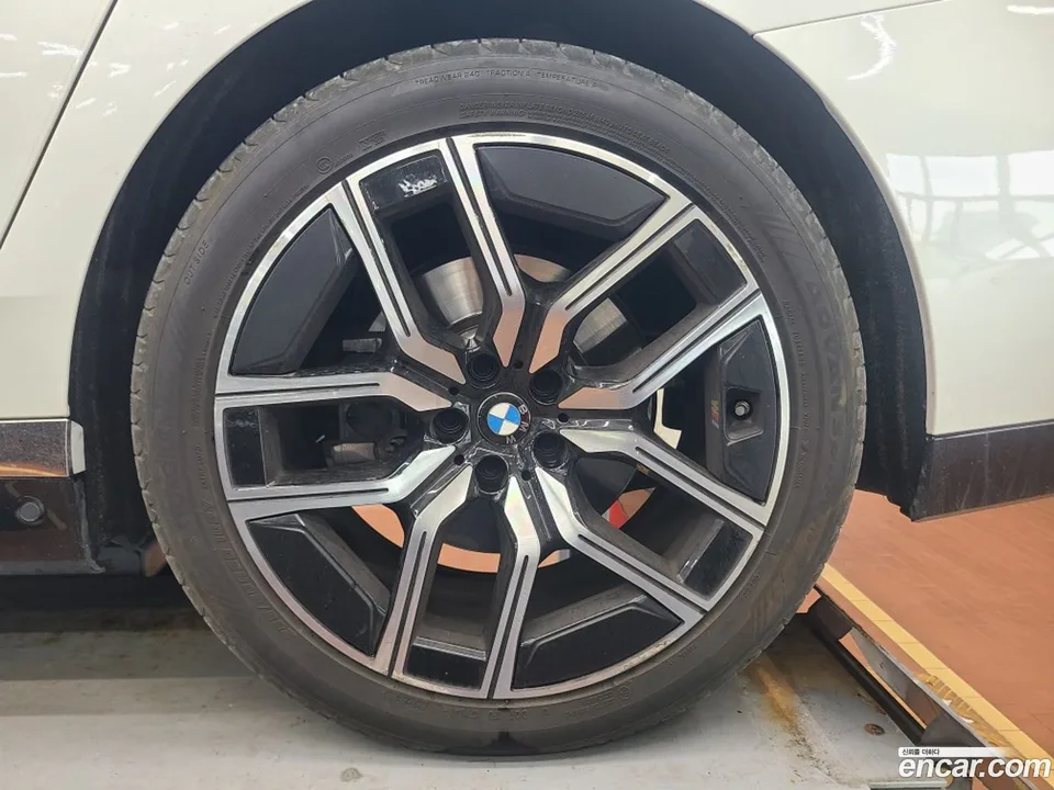 BMW 7 Series 740i xDrive M 2025 — миниатюра 5