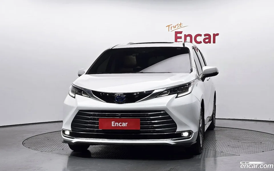 Toyota Sienna 2.5 AWD 2023 — thumbnail 3
