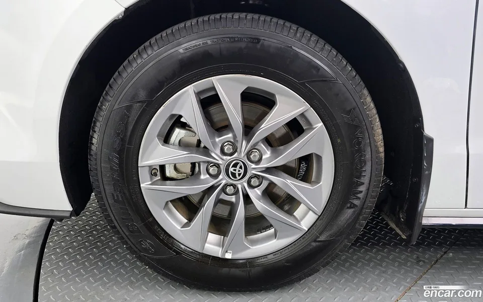 Toyota Sienna 2.5 AWD 2023 — thumbnail 5