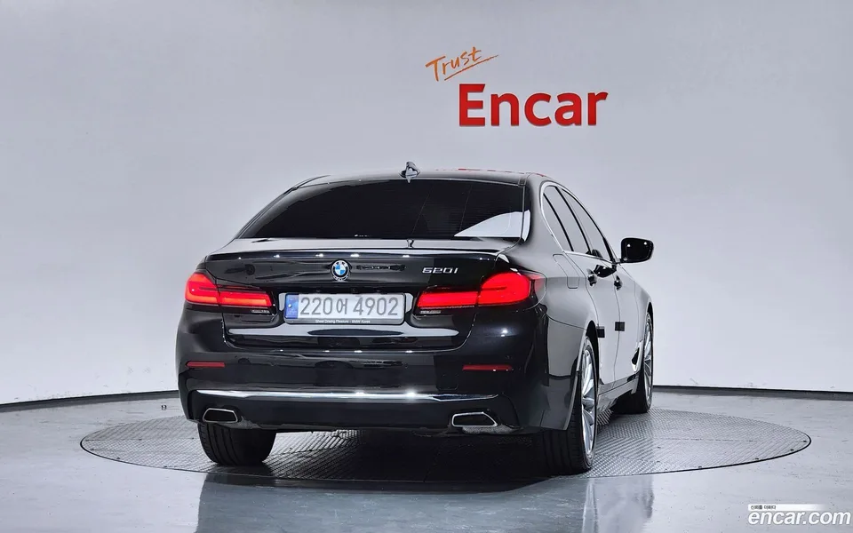 BMW 5 Series 520i 2022 — миниатюра 4