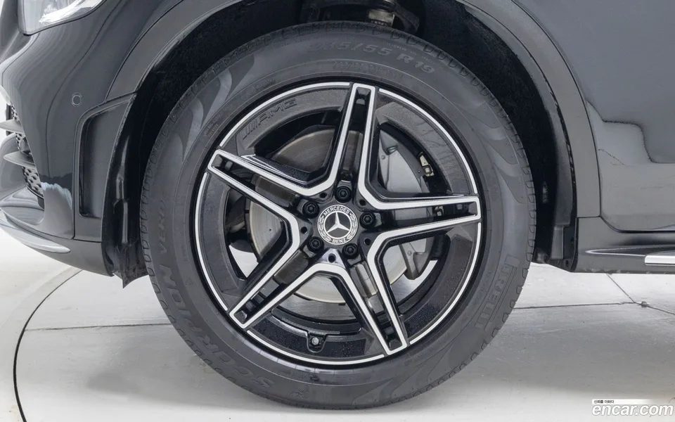 Mercedes-Benz GLC-Class GLC300 4MATIC 2023 — thumbnail 5