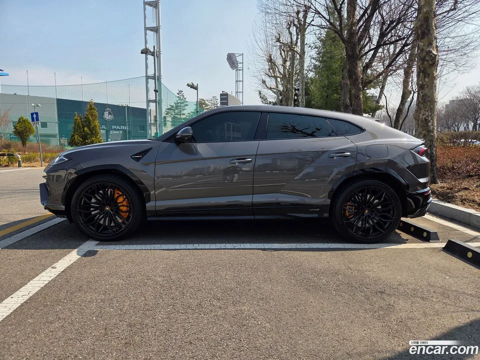 Lamborghini Urus 4.0 V8 SE 2025 — миниатюра 2